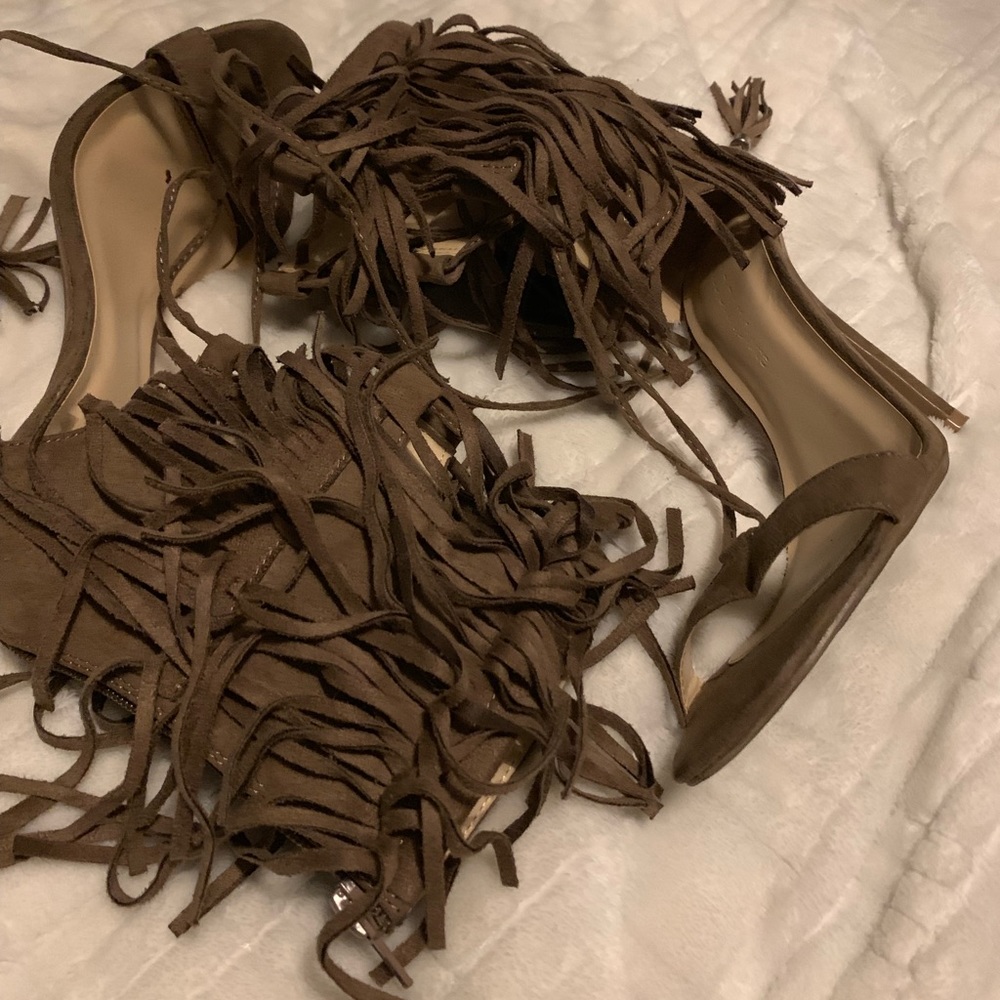 Brown fringe tie up heel